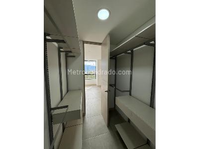 Apartaestudio en venta en El Poblado, Medellín, 67 m² · foto 9 de 13