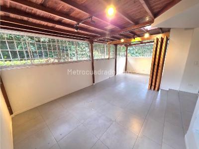 Apartamento de 4 alcobas en venta en Los Balsos Poblado, Medellín, 101 m² · foto 4 de 12