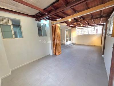 Apartamento de 4 alcobas en venta en Los Balsos Poblado, Medellín, 101 m² · foto 5 de 12