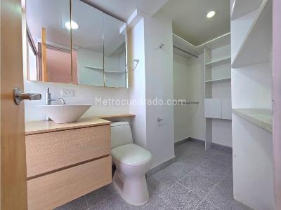 Apartamento de 4 alcobas en venta en Los Balsos Poblado, Medellín, 101 m² · foto 8 de 12