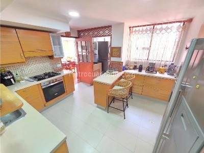 Apartamento de 3 alcobas en venta en El Poblado, Medellín, 177 m² · foto 6 de 19