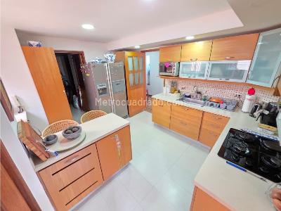 Apartamento de 3 alcobas en venta en El Poblado, Medellín, 177 m² · foto 7 de 19