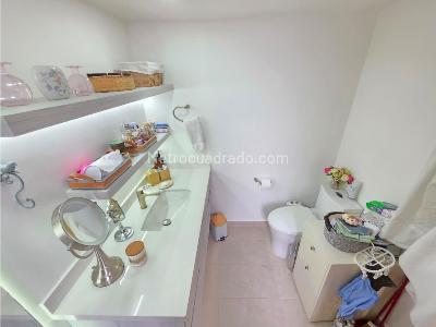 Apartamento de 3 alcobas en venta en El Poblado, Medellín, 177 m² · foto 11 de 19