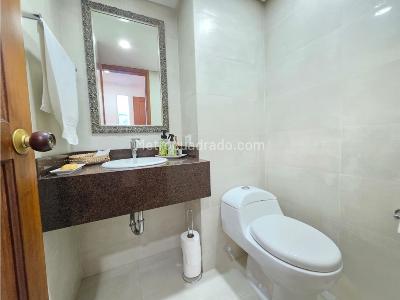 Apartamento de 3 alcobas en venta en El Poblado, Medellín, 177 m² · foto 18 de 19
