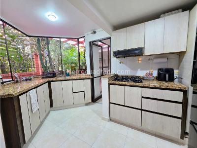 Apartamento en venta en El Poblado, Medellín · foto 4 de 20