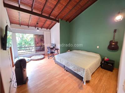 Casa de 3 alcobas en venta en El Poblado, Medellín, 316 m² · foto 12 de 20