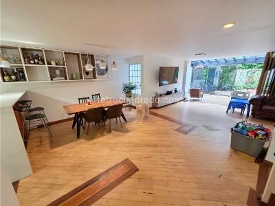 Casa de 3 alcobas en venta en El Poblado, Medellín, 316 m² · foto 2 de 20