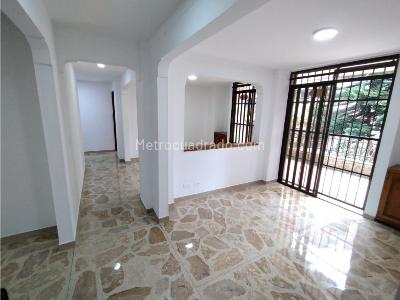 Apartamento de 3 alcobas en venta en Laureles, Medellín, 130 m² · foto 2 de 20