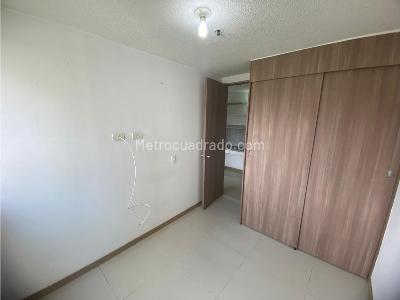 Apartamento de 3 alcobas en venta en Santa Ana, Bello, 60 m² · foto 10 de 20