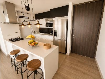 Apartamento de 2 alcobas en venta en Las Lomitas, Sabaneta, 86 m² · foto 2 de 10