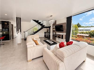 Casa en venta en Loma Del Escobero, Envigado · foto 4 de 16