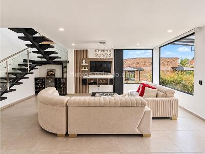 Casa en venta en Loma Del Escobero, Envigado · foto 5 de 16