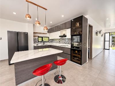 Casa en venta en Loma Del Escobero, Envigado · foto 6 de 16