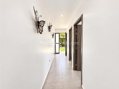 Casa en venta en Loma Del Escobero, Envigado · foto 8 de 16