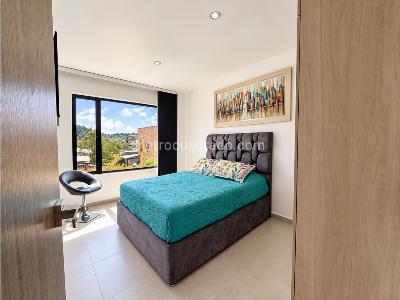 Casa en venta en Loma Del Escobero, Envigado · foto 12 de 16
