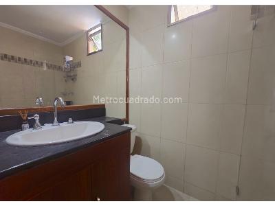 Apartamento de 4 alcobas en venta en Loma De Los Bernal, Medellín, 150 m² · foto 10 de 17