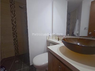 Apartamento de 4 alcobas en venta en Loma De Los Bernal, Medellín, 150 m² · foto 11 de 17