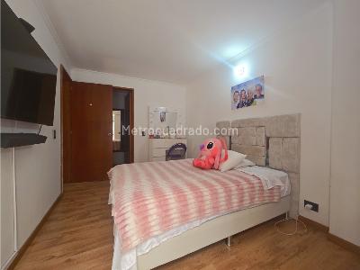 Apartamento de 4 alcobas en venta en Loma De Los Bernal, Medellín, 150 m² · foto 15 de 17