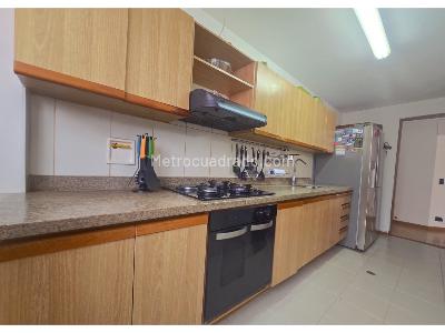 Apartamento de 4 alcobas en venta en Loma De Los Bernal, Medellín, 150 m² · foto 6 de 17