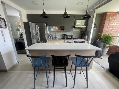Apartamento de 3 alcobas en venta en Asdesilla, Sabaneta, 83 m² · foto 2 de 20