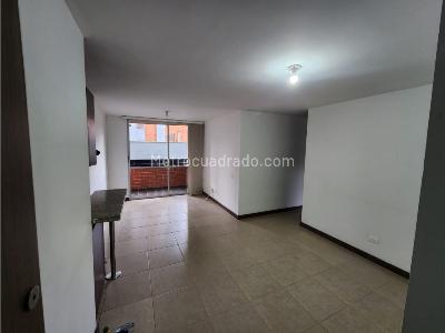 Apartamento de 3 alcobas en arriendo en Suramerica, Itagüí, 72 m² · foto 4 de 12