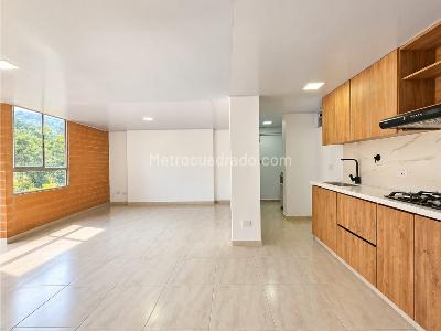 Apartamento en venta en Loma Del Indio, Medellín · foto 3 de 13