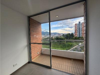 Apartamento en venta en Viviendas Del Sur, Itagüí · foto 3 de 17
