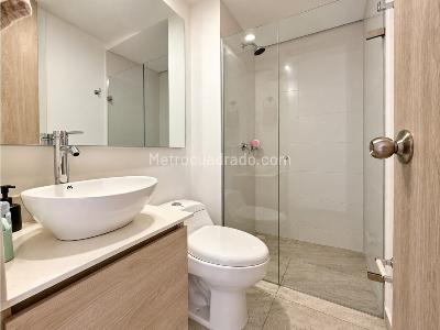 Apartamento de 3 alcobas en venta en Las Lomitas, Sabaneta, 76 m² · foto 6 de 11