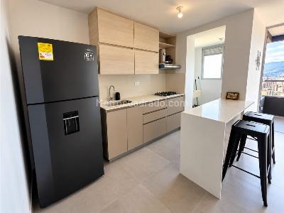 Apartamento de 3 alcobas en venta en Las Lomitas, Sabaneta, 76 m² · foto 2 de 11