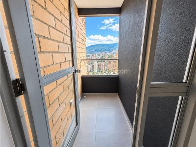 Apartamento de 3 alcobas en venta en Las Lomitas, Sabaneta, 76 m² · foto 8 de 11