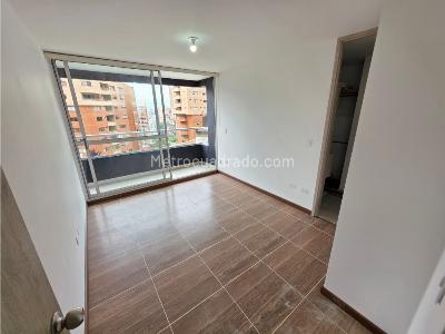 Apartamento de 3 alcobas en venta en Las Lomitas, Sabaneta, 85 m² · foto 10 de 18