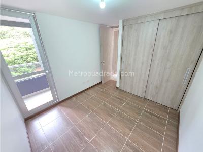 Apartamento de 3 alcobas en venta en Las Lomitas, Sabaneta, 85 m² · foto 13 de 18