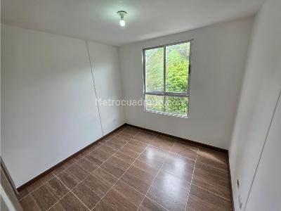 Apartamento de 3 alcobas en venta en Las Lomitas, Sabaneta, 85 m² · foto 14 de 18