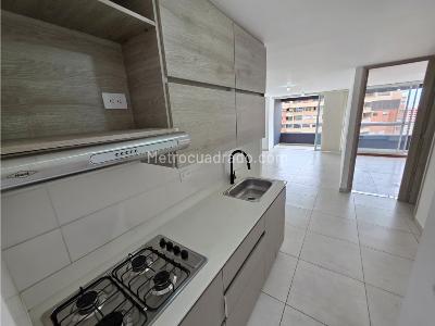 Apartamento de 3 alcobas en venta en Las Lomitas, Sabaneta, 85 m² · foto 2 de 18
