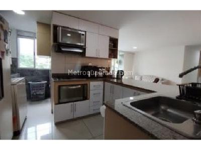 Apartamento de 2 alcobas en venta en Loma De San Jose, Sabaneta, 89 m² · foto 2 de 5