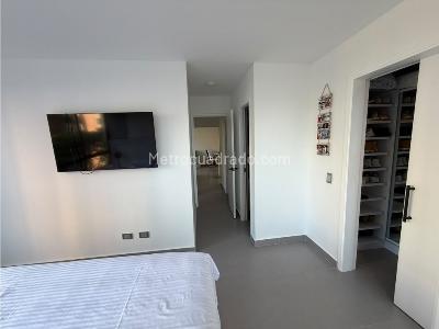 Apartamento de 3 alcobas en venta en Los Balsos Poblado, Medellín, 96 m² · foto 14 de 20