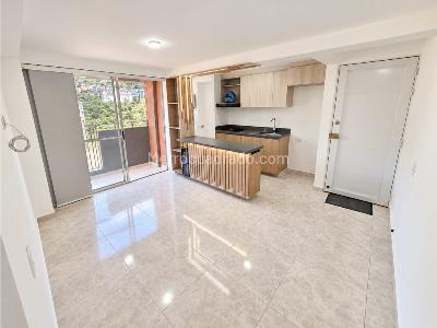 Apartamento de 3 alcobas en venta en Santa Maria, Itagüí, 56 m² · foto 2 de 10