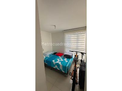 Apartamento en venta en Loma De Los Bernal, Medellín · foto 8 de 20