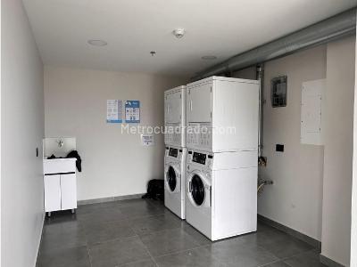 Apartaestudio en venta en El Poblado, Medellín, 43 m² · foto 17 de 18