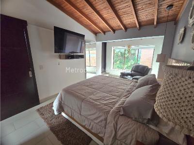 Casa de 3 alcobas en venta en Los Bernal, Medellín, 191 m² · foto 11 de 20