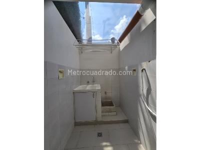 Casa de 3 alcobas en venta en Los Bernal, Medellín, 191 m² · foto 15 de 20