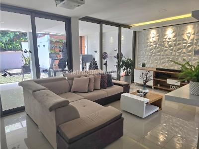 Casa de 3 alcobas en venta en Los Bernal, Medellín, 191 m² · foto 6 de 20