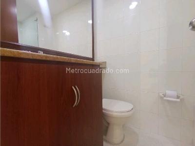 Apartamento de 3 alcobas en venta en Loma De Los Bernal, Medellín, 85 m² · foto 10 de 16