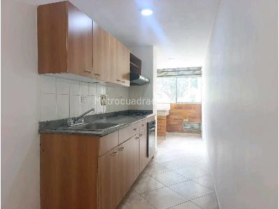 Apartamento de 3 alcobas en venta en Loma De Los Bernal, Medellín, 85 m² · foto 11 de 16
