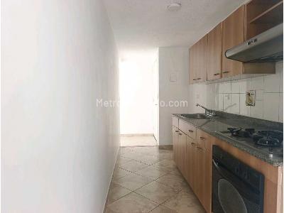 Apartamento de 3 alcobas en venta en Loma De Los Bernal, Medellín, 85 m² · foto 14 de 16
