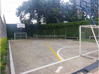 Apartamento de 3 alcobas en venta en Loma De Los Bernal, Medellín, 85 m² · foto 15 de 16