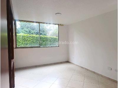 Apartamento de 3 alcobas en venta en Loma De Los Bernal, Medellín, 85 m² · foto 6 de 16