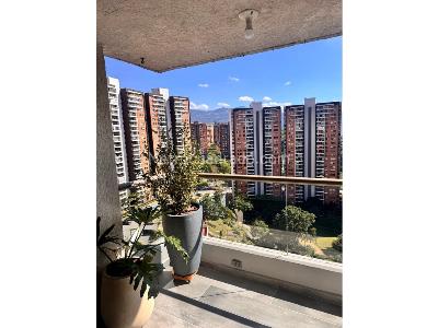Apartamento en venta en Loma De Los Bernal, Medellín · foto 9 de 20