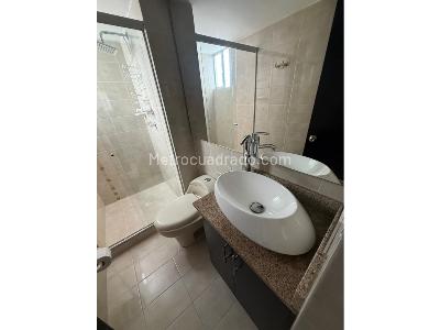 Apartamento en venta en Loma De Los Bernal, Medellín · foto 10 de 20
