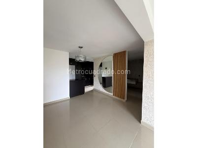 Apartamento en venta en Loma De Los Bernal, Medellín · foto 2 de 20